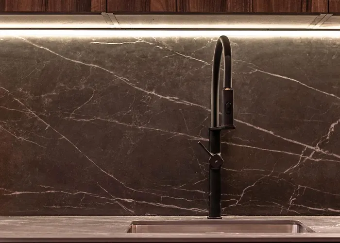 New! Lovely 4-bedroom Loft In Apartamento Bilbau