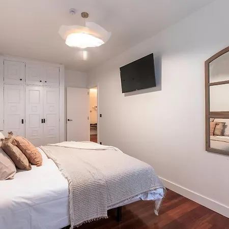 New! Lovely 4-bedroom Loft In Μπιλμπάο