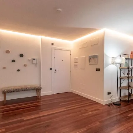 Lägenhet New! Lovely 4-bedroom Loft In