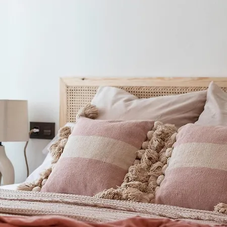 New! Lovely 4-bedroom Loft In Μπιλμπάο