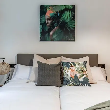 Apartment New! Lovely 4-bedroom Loft In *