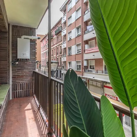 New! Lovely 4-bedroom Loft In *