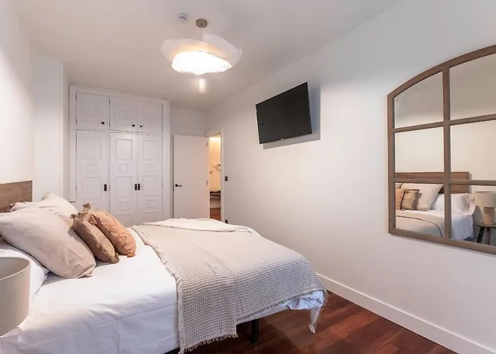 New! Lovely 4-bedroom Loft In בילבאו