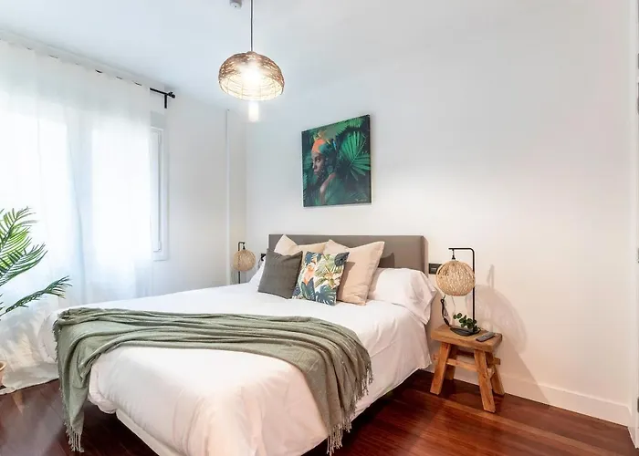 New! Lovely 4-bedroom Loft In דירה