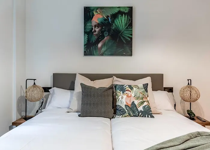 דירה New! Lovely 4-bedroom Loft In *