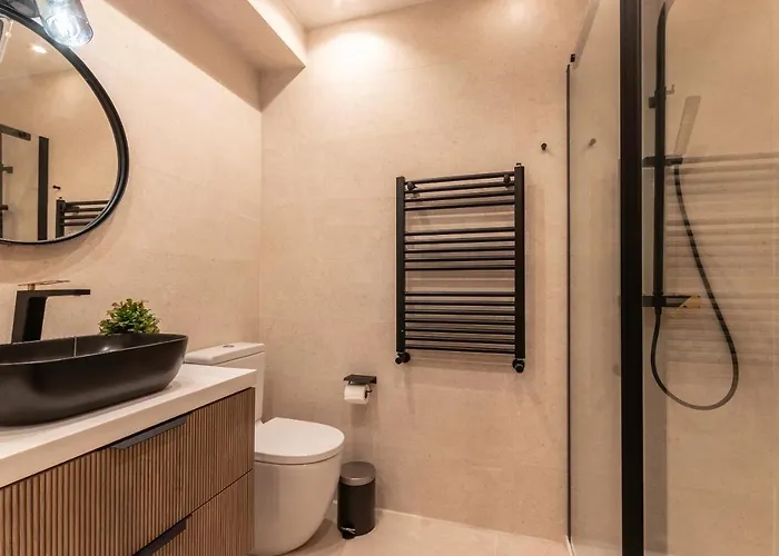 New! Lovely 4-bedroom Loft In Appartamento *