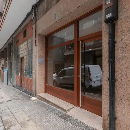 New! Lovely 4-bedroom Loft In * בילבאו